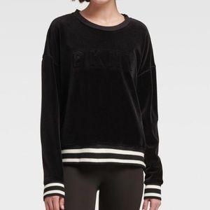 DKNY BLACK VELOUR LOGO SWEATSHIRT SIZE M